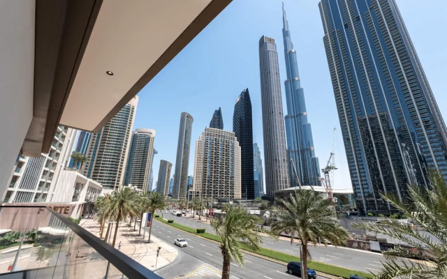 Exclusive 2BR Downtown Apt w Burj Khalifa Views