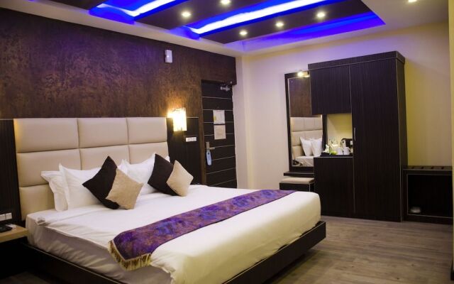 Dolphin Chocolate Inn