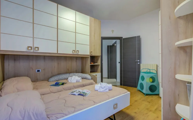 Asia Apartment Laveno Center