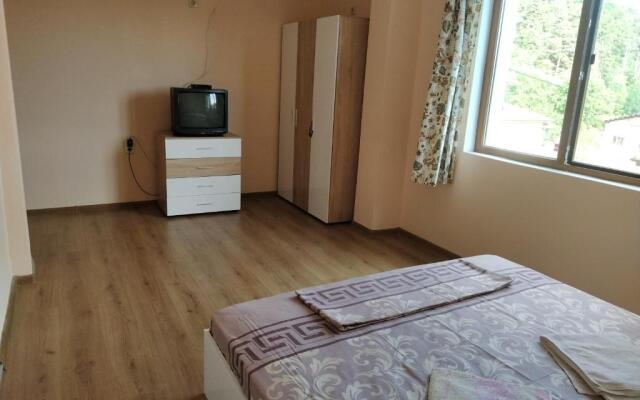 Guest House Proynovi