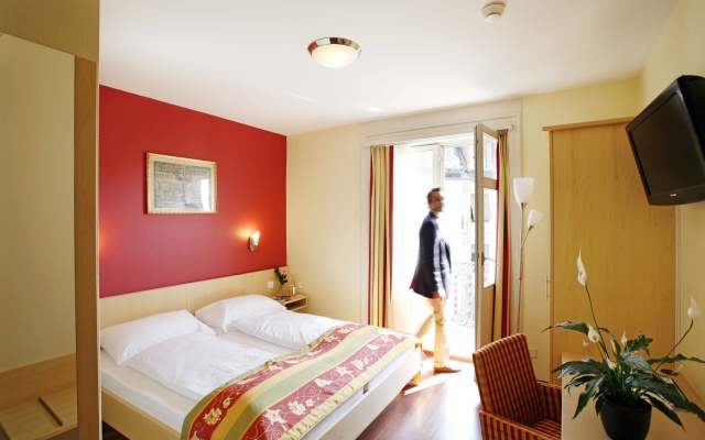 Hotel de la Paix – Guest Rooms – Lucerne