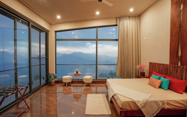 LaRiSa X Mountains & Martini Villa
