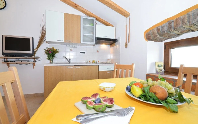 Bella Vista Apartments