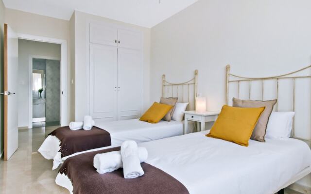 Del Parque Flats - Cala Torrevigia