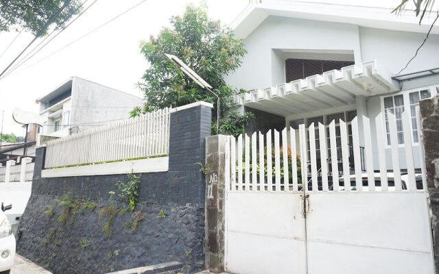 UROOMS Senopati