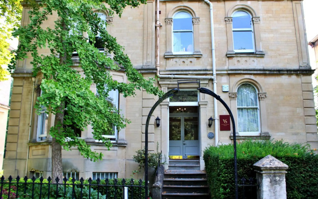Victoria Square Hotel