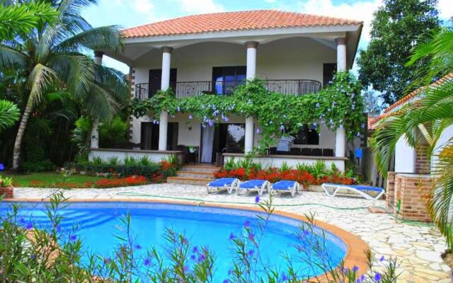 Villa Metro Country Club Paraiso