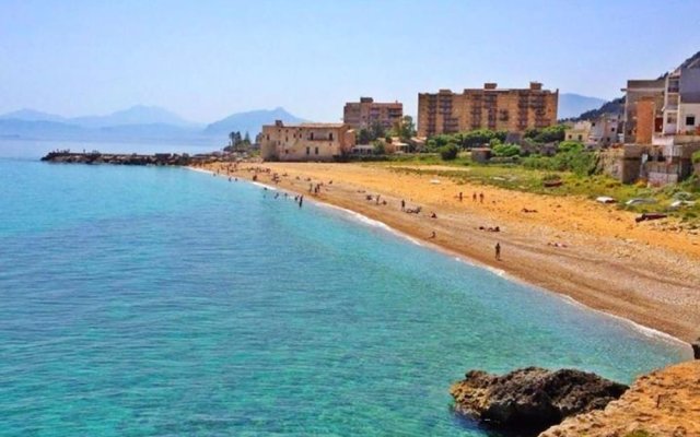 House With 4 Bedrooms in Palermo, With Wonderful sea View, Enclosed Ga