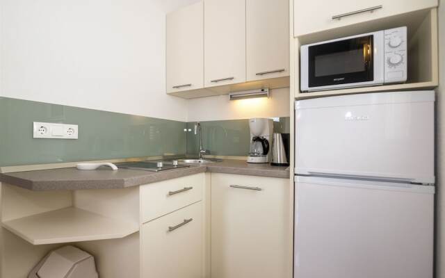 Apartments and Room Maestral