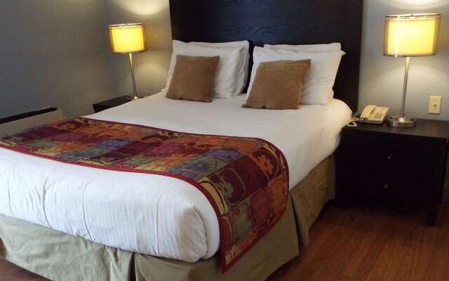Auberge Shores Inn & Hotel
