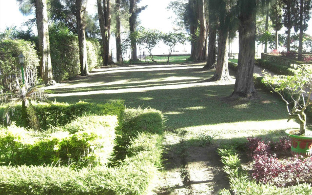Pandu Lakeside Hotel Tuktuk