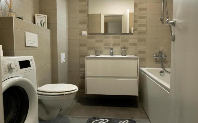 Lara 65 - Cozy & Modern Apartment @ Conest