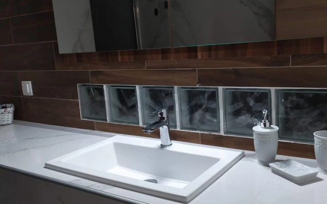 Anchors Aweigh 50m From The Sea