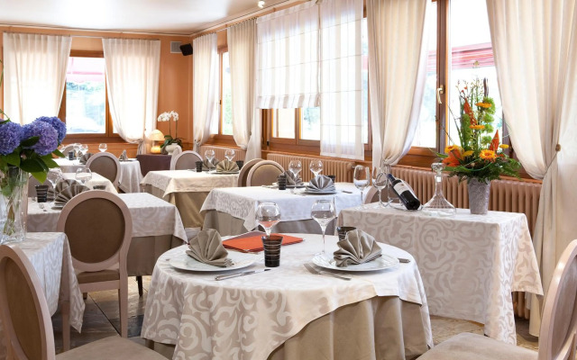 Hôtel CARRER Le Rhien