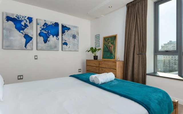 Mandela Rhodes T1002