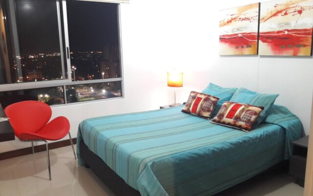 "luxurious Apartment in Front of the Chipichape Shopping Center"