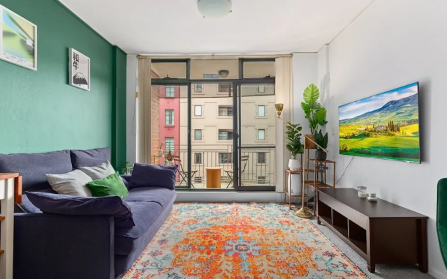 Chic Inner-city 1 Bedroom With Balcony – Guest Rooms – Sydney