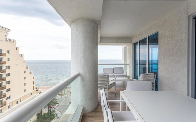 Oceanview Condo in Central Beach