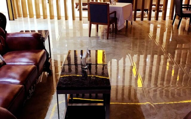 Swiss Lenana Mount Hotel