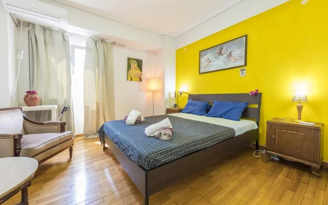 Stylish & cozy apt in Exarchia