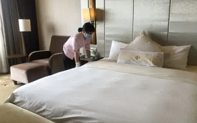 Floral Hotel · YunFu City King Royal Hotel
