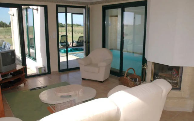 Scenic Villa in Moelan sur mer With Sauna