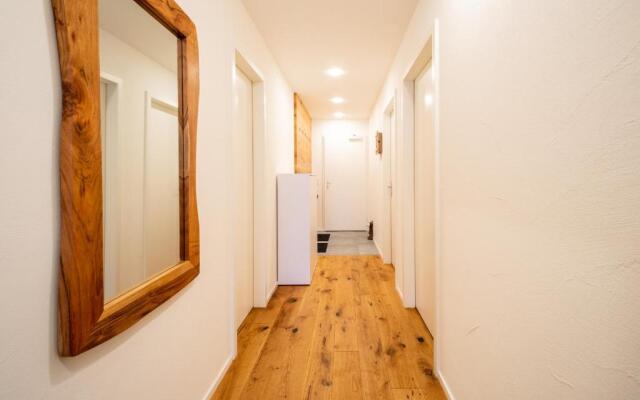 LAAX Homes - Val Signina 7-12