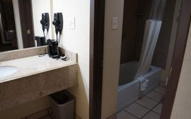 Surfside Inn Suites