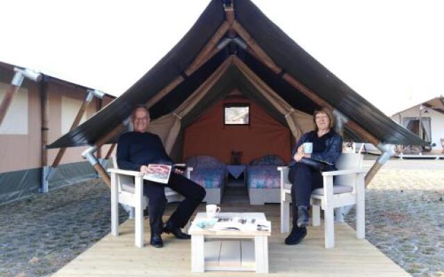 Kamp romantik glamping