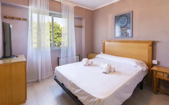 Cotton in Oliva With 3 Bedrooms and 1 Bathrooms