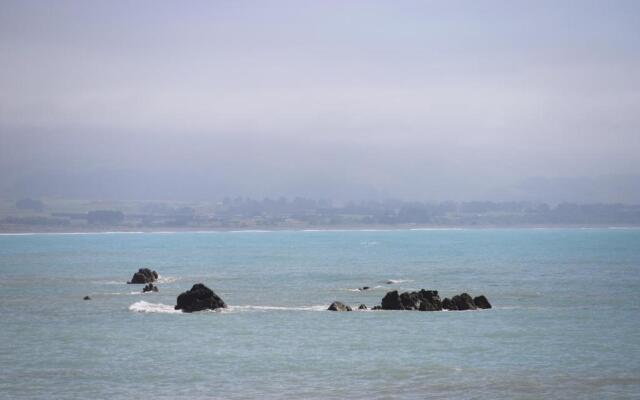 Sierra Beachfront Motel