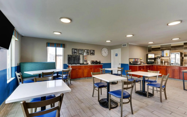 Captain's Quarters Inn