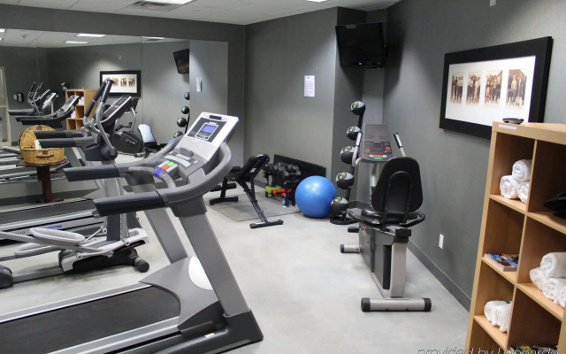 GLō Best Western Mississauga Corporate Centre