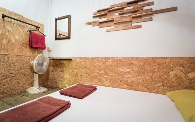 Manon Hostel
