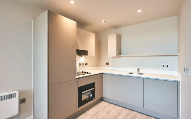 Stylish Studio in Bracknell With Free Parking