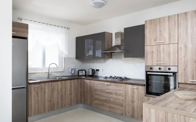 Sunlit Modern Home Country Views Xemxija