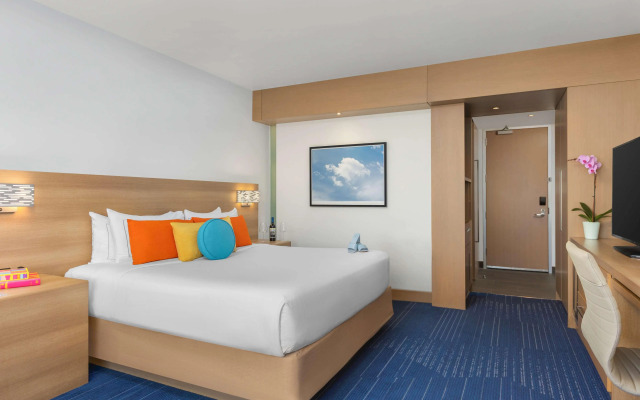 The Art Hotel Denver, Curio Collection by Hilton