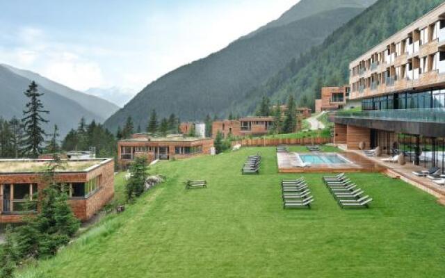 Chalet Gradonna Mountain Resort.1