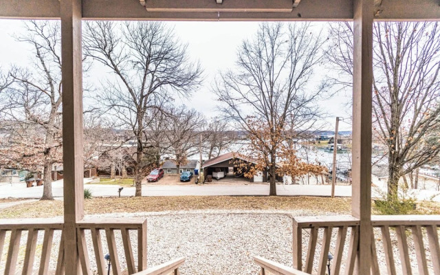 Osage Beach Getaway Lake Views Pet Friendly!