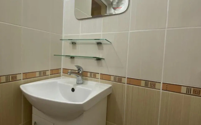 Sunny Central Apartment with TV & Wi-Fi