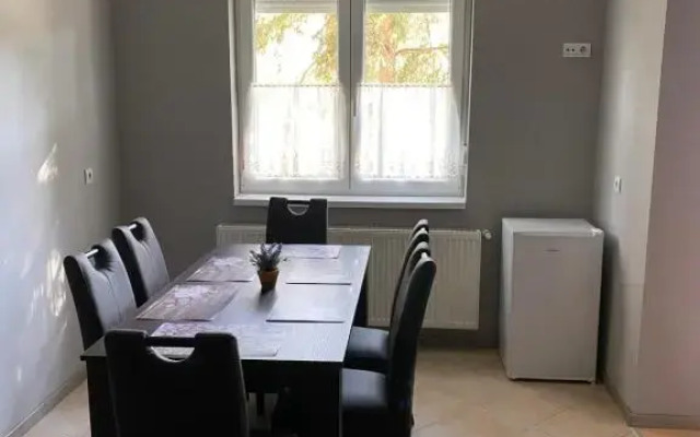 Platán Apartman