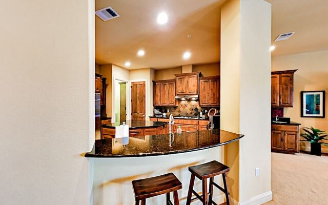 416 Lakeway - 3 Bedroom Condo