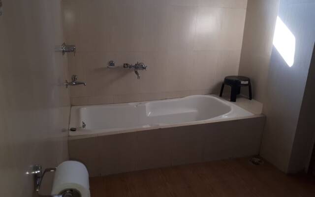 Hotel Pine Crest