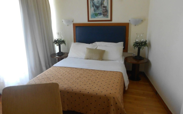 Adams Hotel