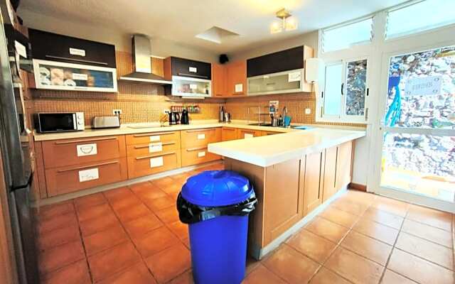 Endless Summer Hostel - Adults Only