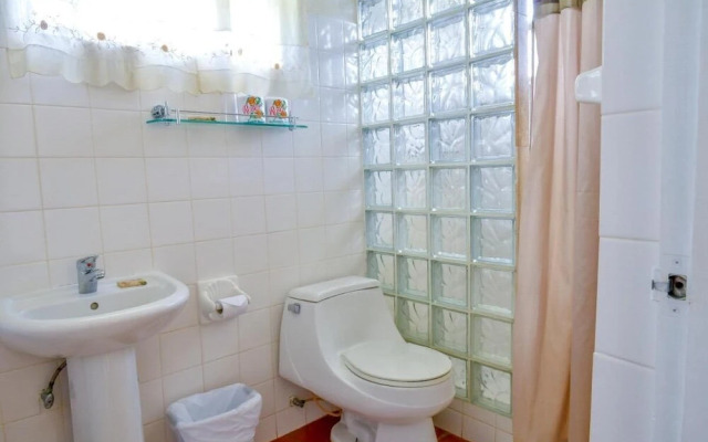 Two Bedroom Apartment With Pool Located Near the Beach and Kensington Oval
