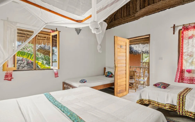 Shanuo Beach Bungalows