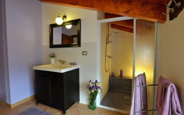 Il Laghello Wood House