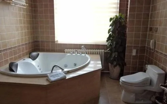 Zhongchang Building (Changchun Railway Station)