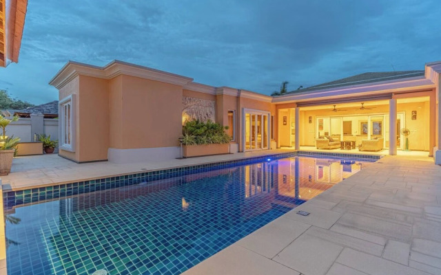 Tropical Luxury 4BR Pool Villa w Game Area